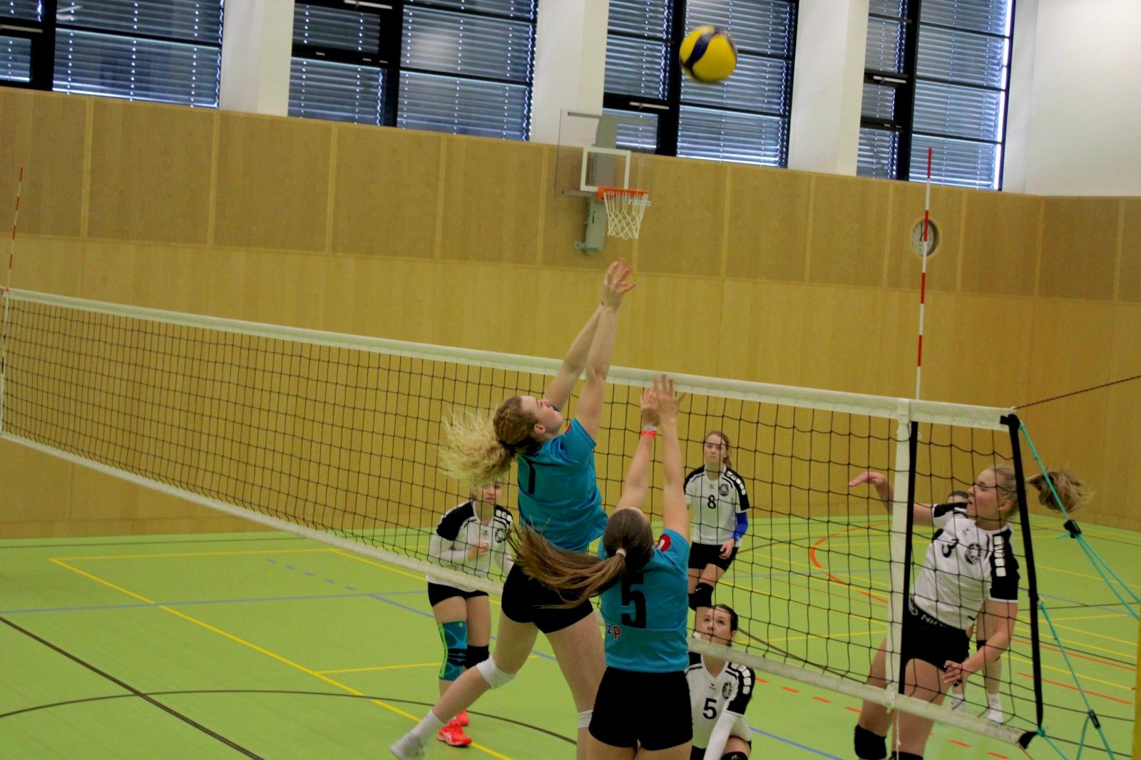 u20_17-04-23_18