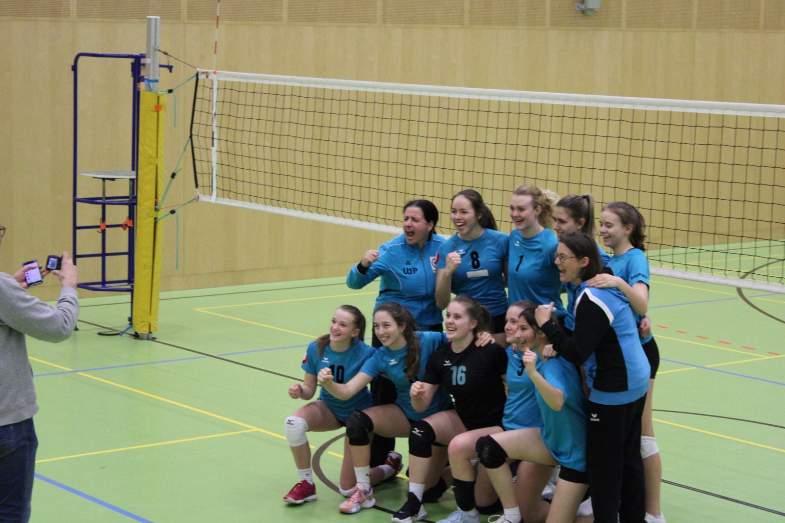 u20_17-04-23_16